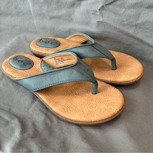 NEW WOT Women's Gray/Blue Comfort Sandals with Toe Post, Size 8